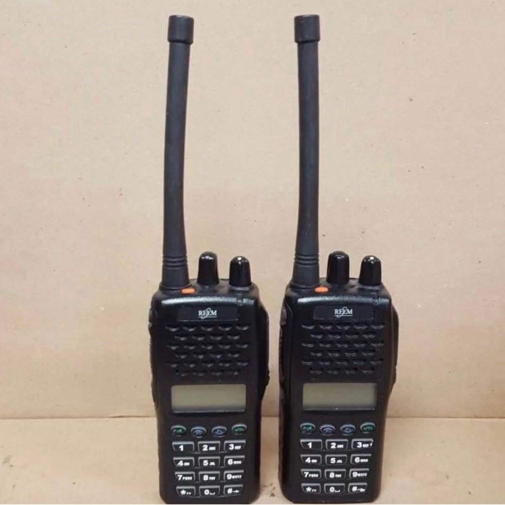 Relm Rpu6500a Handheld Radio 400-470 Mhz With Charger Battery & Antenna